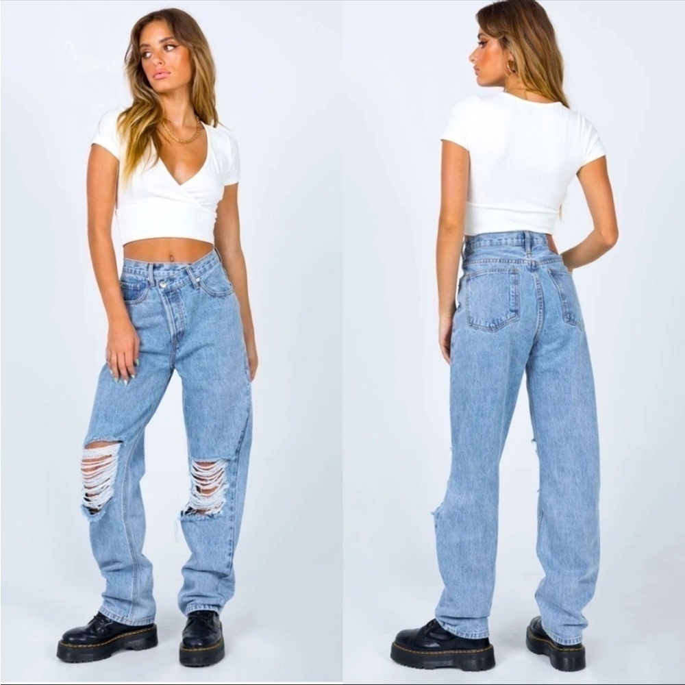 PRINCESS POLLY Holly Asymmetric Ripped Leg Jeans Light Wash New With Tags Size 0